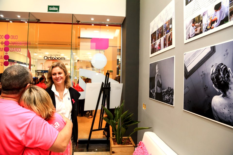 08.10.2018 - 20:00 - Prefeita Paula Mascarenhas prestigia  a inauguração da Loja Rosa do Instituto Bouquet do Amor - Foto: Gustavo Vara