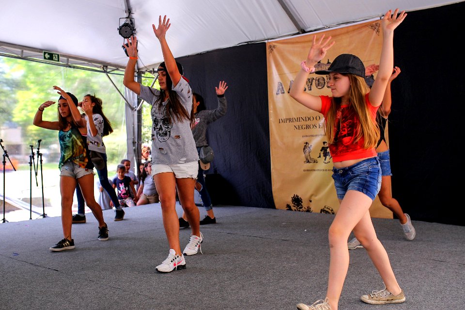 05.116.2018 Apresentações culturais Feira do Livro - Fotos Gustavo Mansur