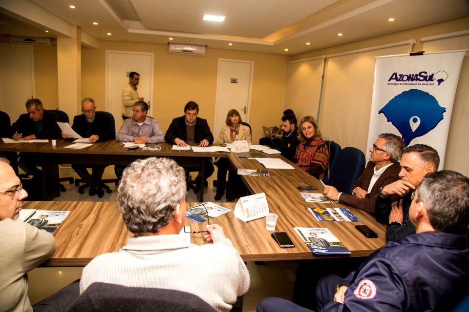 28.06.2019 - Prefeita Paula Mascarenhas participa da reunião da Azonasul - Foto: Gustavo Vara