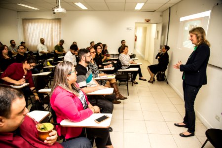 08.11.2018 - Prefeita Paula Mascarenhas realiza palestra na Uniasselvi - "Gestão Pública: o que a gestão pode fazer na vida das pessoas através da educação e as diferenças de orçamentos entre a Educação Básica e o Ensino Superior - Foto: Gustavo Vara