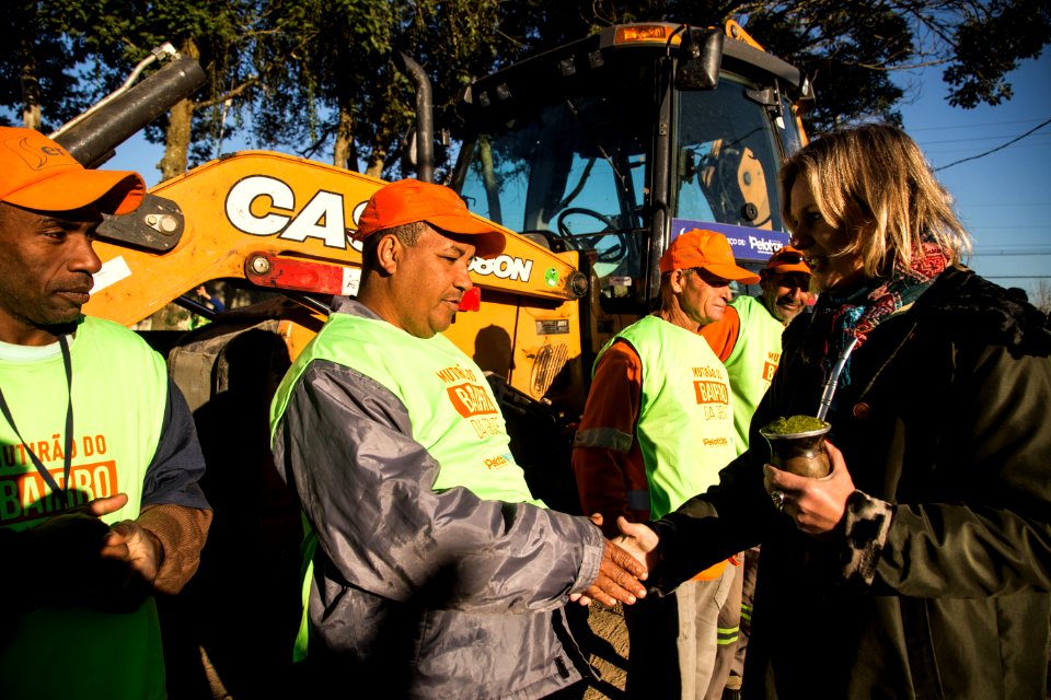 27.06.2019 - Prefeita Paula Mascarenhas e o vice Idemar Barz acompanham o início do mutirão na Sanga Funda e entrega as obras de requalificação da avenida Ildefonso Simões Lopes - Foto: Gustavo Vara