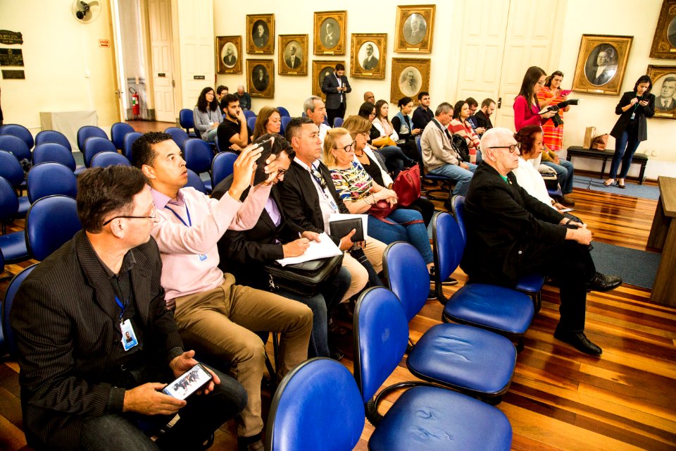 16.04.2019 - Prefeita Paula Mascarenhas realiza assinatura do decreto 6.166 que regulamenta o Fundo Municipal do Idoso - Foto: Gustavo Vara