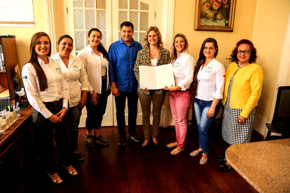13.11.2018 - Prefeita Paula Mascarenhas realiza assinaturas das leis 6647 e 6633 de autoria do vereador FabrícioTavares - Foto: Gustavo Vara