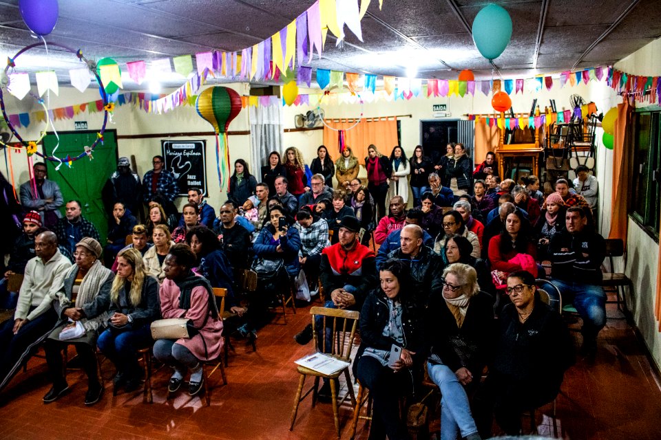 28.06.2019 - Prefeita Paula Mascarenhas prestigia entrega da regularização fundiária para 74 famílias do loteamento Cristovão José dos Santos - Foto Michel Corvello