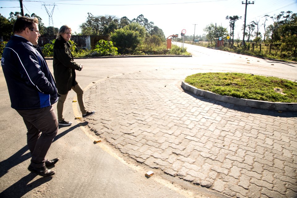 27.06.2019 - Prefeita Paula Mascarenhas e o vice Idemar Barz acompanham o início do mutirão na Sanga Funda e entrega as obras de requalificação da avenida Ildefonso Simões Lopes - Foto: Gustavo Vara