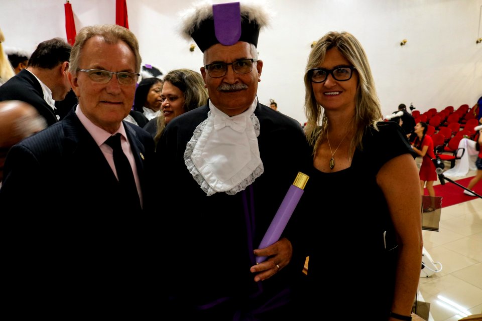 23.02.2019 - Vice-prefeito Idemar na solenidade de formatura em Teologia na Igreja Evangélica Assembleia de Deus - Foto Michel Corvello