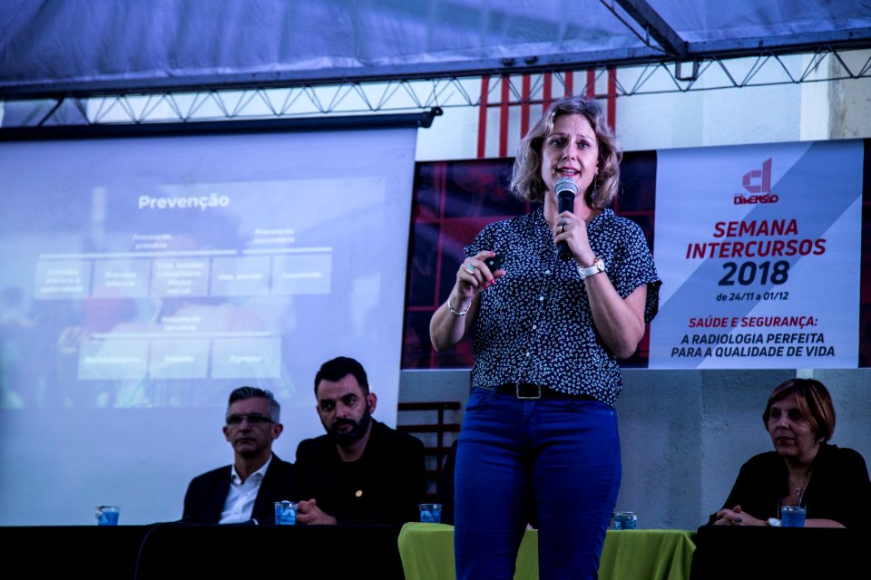 29.11.2018 - Prefeita Paula Mascarenhas palestra na Semana Intercurso do Instituto Educacional Dimensão - Foto: Gustavo Vara