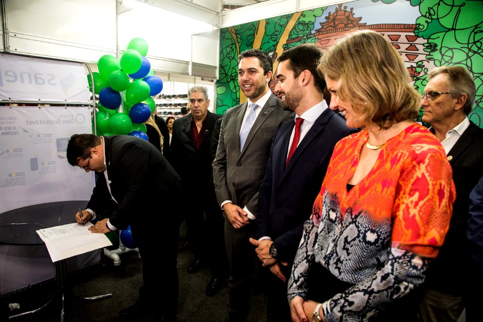 13.06.2019 - Prefeita Paula Mascarenhas e o Governador Eduardo Leite no lançamento das obras de drenagem da rua Gomes Carneiro na Fenadoce - Foto: Gustavo Vara