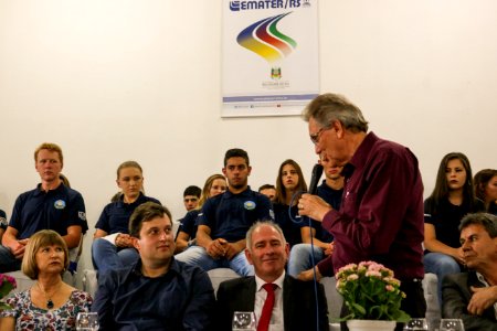 29.11.2018 - Gab Vice - Idemar Barz e Jair Seidel com Formandos da Emater em Canguçu - Foto Michel Corvello