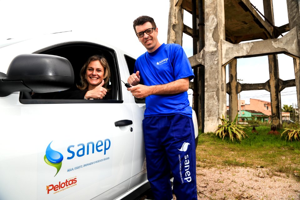 11.10.2018 - Prefeita Paula Mascarenhas e o vice Idemar Barz realizam a entrega de veículos no reservatório R5, entrega de máquinas e visita nas obras do Sanep,  no Fragata - Foto: Gustavo Vara