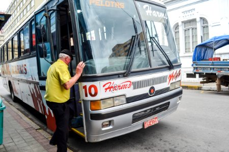 18.10.2018 - Parada de onibus da colônia - Foto Janine Tomberg