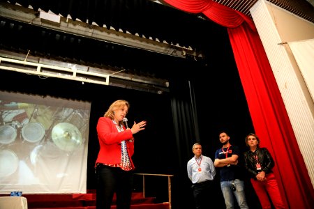 09.10.2018 - Prefeita Paula Mascarenhas durante palestra aos alunos do 9° ano do Colégio Gonzaga - Foto: Gustavo Vara