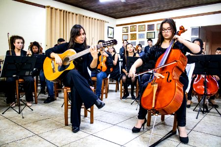 31.05.2019 - Prefeita Paula Mascarenhas e o vice Idemar Barz prestigiam reunião Festiva Conjunta dos Rotary Club Pelotas, Oeste e Suleste com entrega de instrumentos à Orquestra Estudantil Municipal - Foto Michel Corvello