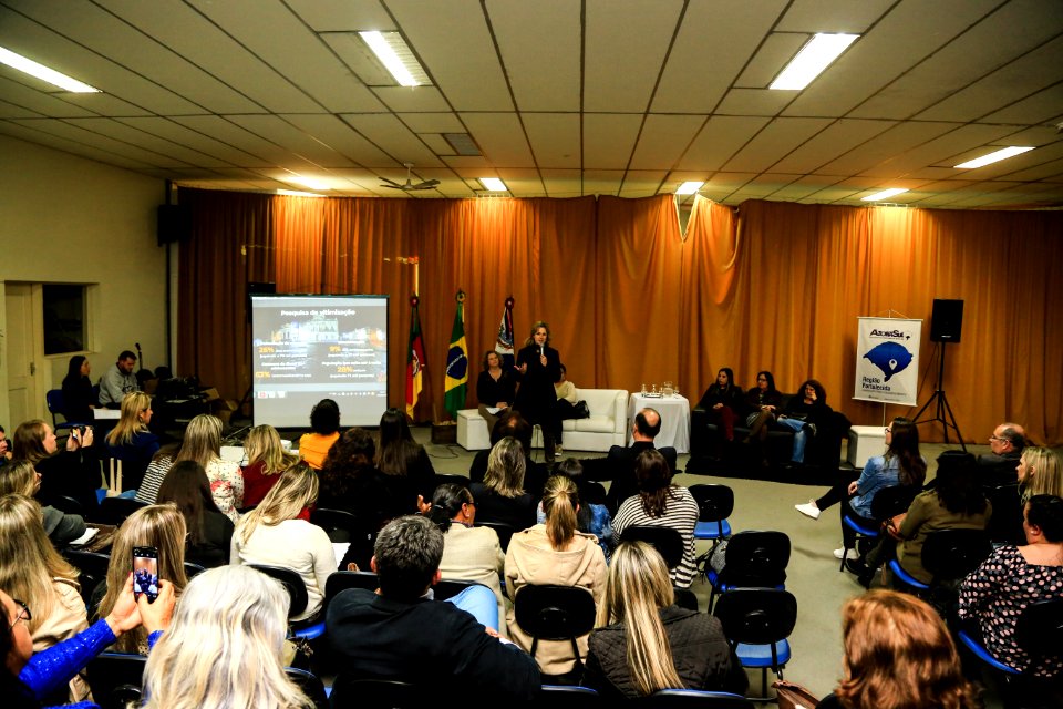 12.09.2018 - Prefeita Paula Mascarenhas realiza palestra sobre o  Pacto Pelotas pela Paz no I Seminário de Conselho de Gestores de Assistência Social da Azonasul - Foto: Gustavo Vara