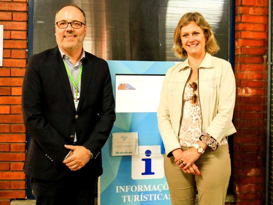 17.12.2018 - Prefeita Paula Mascarenhas visita ao totem turístico na UCPEL - Foto Michel Corvello