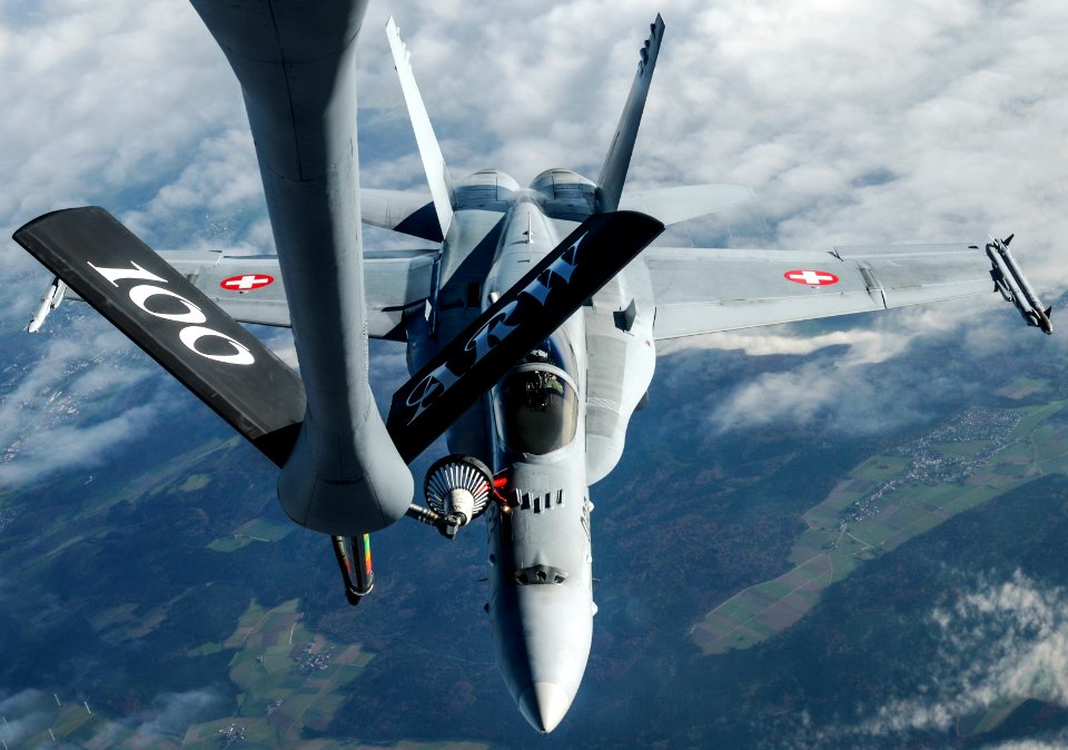FA-18 Suisse avec KC-135