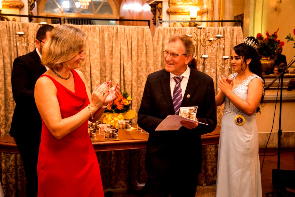 30.11.2018 - Prefeita Paula Mascarenhas e o vice Idemar Barz são homenageados no jantar de entrega do troféu Palácio de Glória no Salão Imperial do Clube Caixeiral - Foto: Gustavo Vara