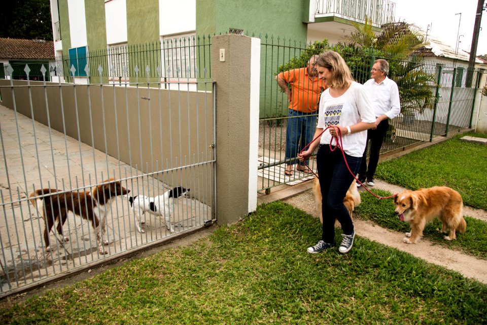 18.10.2018 - Prefeita Paula Mascarenhas e o vice Idemar Barz realizam caminhada de entrega das avenidas 25 de julho e Leopoldo Brod - Foto: Gustavo Vara