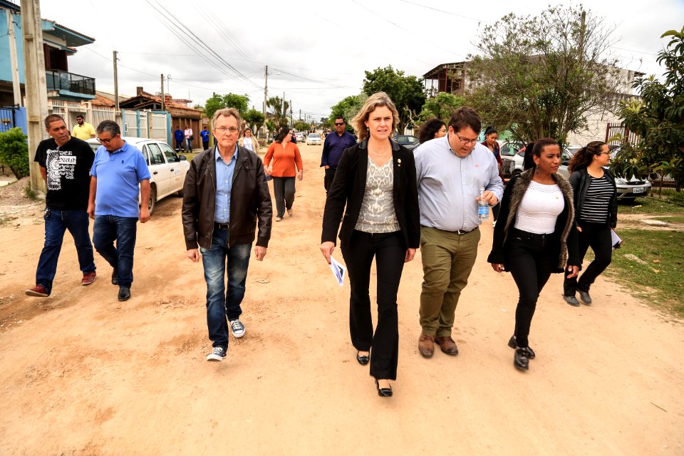 11.10.2018 - Prefeita Paula Mascarenhas e o vice Idemar Barz realizam a entrega de veículos no reservatório R5, entrega de máquinas e visita nas obras do Sanep,  no Fragata - Foto: Gustavo Vara