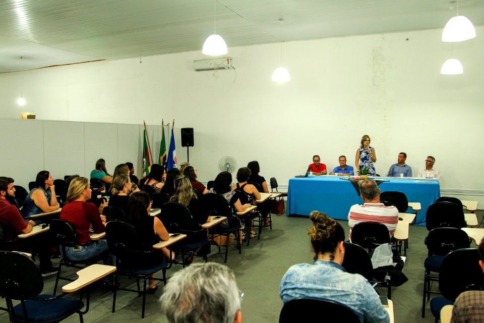 19.04.2018 - Prefeita Paula Mascarenhas e o vice Idemar Barz realizam entrega dos certificados para formandos do curso de Justiça Restaurativa - Foto: Gustavo Vara