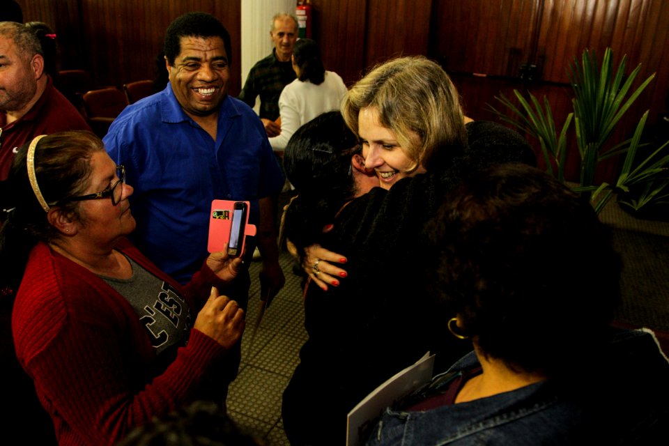 18.09.2018 - Prefeita Paula Mascarenhas durante entrega de lotes de regularização fundiária da ocupação Uruguai - 143 famílias - Foto: Gustavo Vara