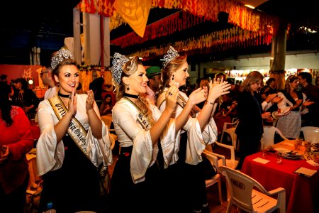 31.10.2018 - Prefeita Paula Mascarenhas e o vice Idemar Barz participam do jantar de abertura da Oktoberfest de Pelotas - Foto: Gustavo Vara