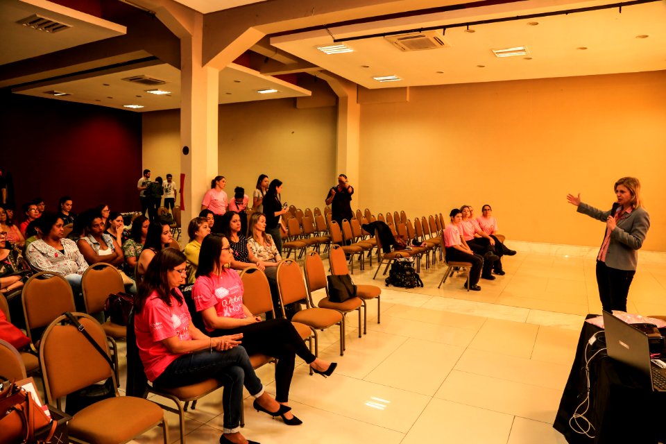 23.10.2018 - Prefeita Paula Mascarenhas participa da abertura da Tarde Rosa - para mães e familiares dos bombeiros mirins - Foto: Gustavo Vara