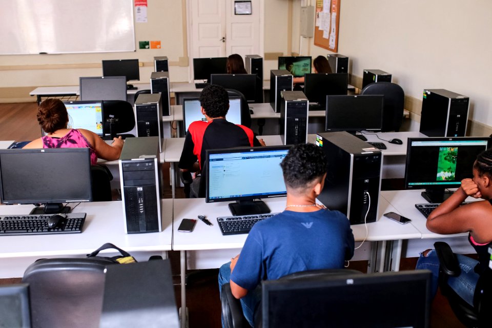 27.04.2018 Capacitação informática residenciais minha casa minha vida - Fotos Gustavo Mansur