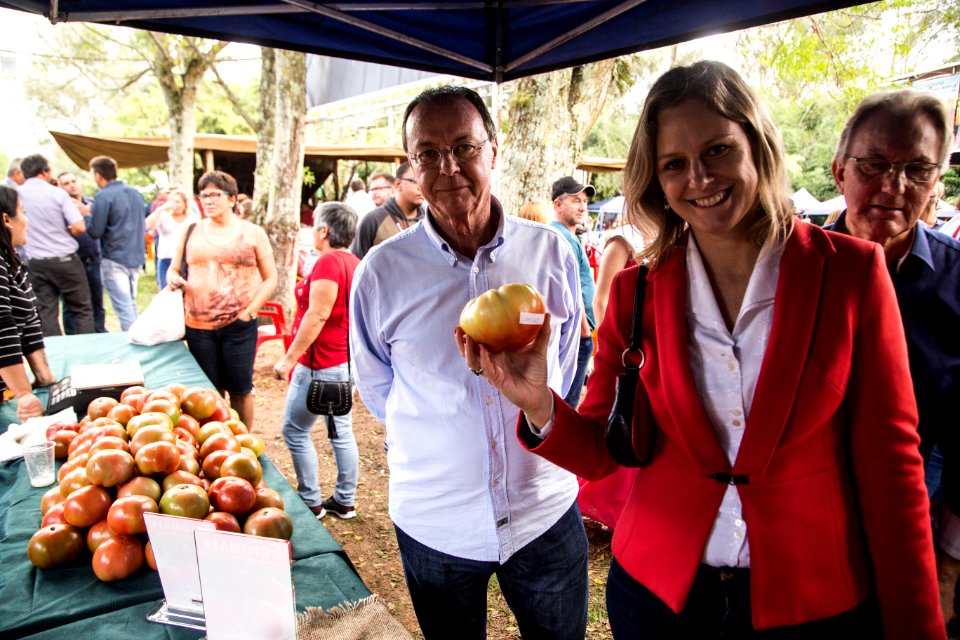 01.05.2019 - Prefeita Paula Mascarenhas realiza o percurso de ida feito com o transporte coletivo rural, saída do ponto da General Neto entre Santa Tecla e Deodoro, a caminho da FETOMATE no Grupelli - Foto: Gustavo Vara