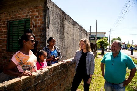 22.10.2018 - Prefeita Paula Mascarenhas realiza a caminhada de entrega da ruas 6 e 7 da Bom Jesus - Foto: Gustavo Vara