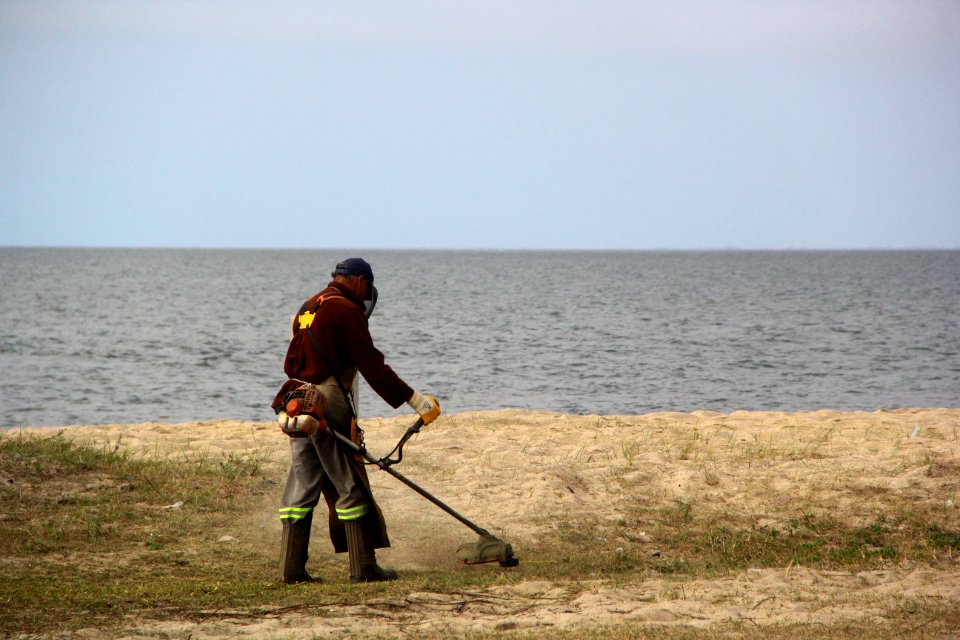 17.08.2018 - SSUI - Limpeza Praia Laranjal - Foto Marcel Avila