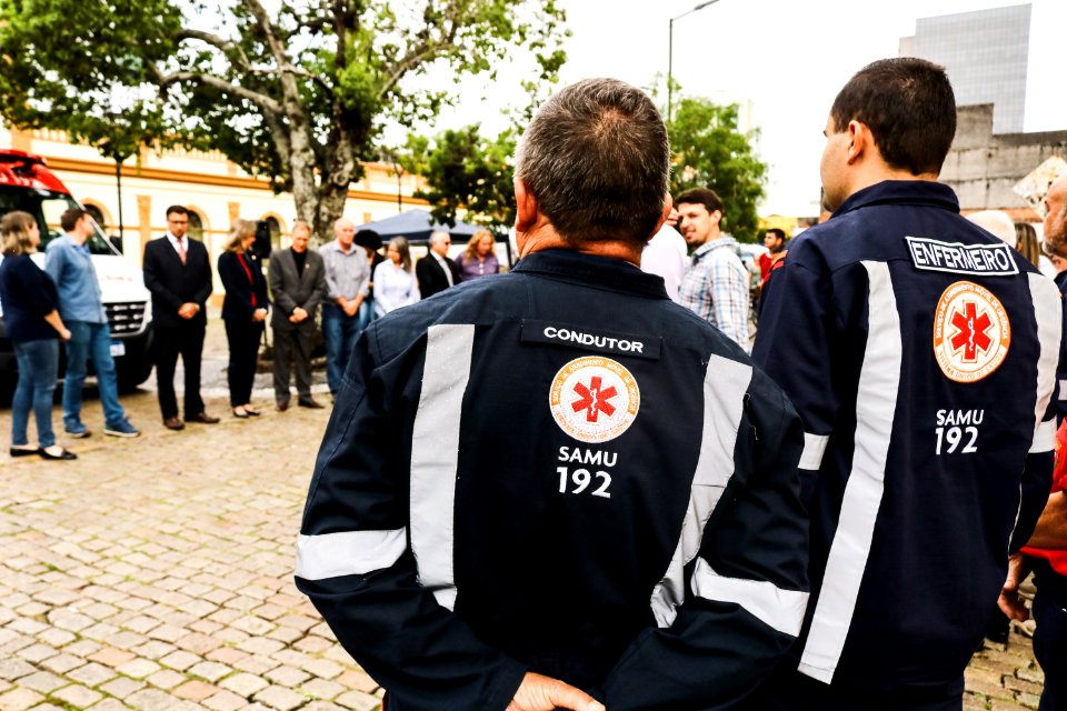 17.04.2019 - Prefeita Paula Mascarenhas e o vice Idemar Barz durante ato de entrega de novos veículos para o Samu - Foto: Gustavo Vara