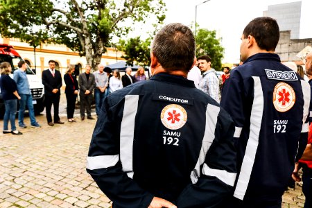 17.04.2019 - Prefeita Paula Mascarenhas e o vice Idemar Barz durante ato de entrega de novos veículos para o Samu - Foto: Gustavo Vara