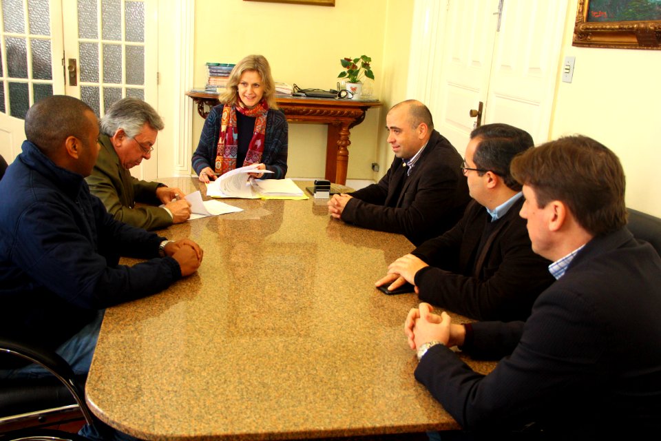 03.09.2018 - Gab Prefeita - Assinatura Contrato Limpeza Urbana - Foto Marcel Avila