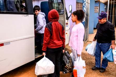 08.08.2018 SAS - Entrega de donativos da Escola Antônio Ronna - Fotos Gustavo Mansur
