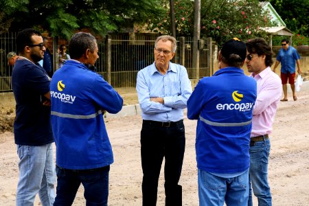 25.03.2019 - Vice-prefeito Idemar e secretário Roberto Ramalho visitam obras Rua Theodoro Born - Foto Michel Corvello