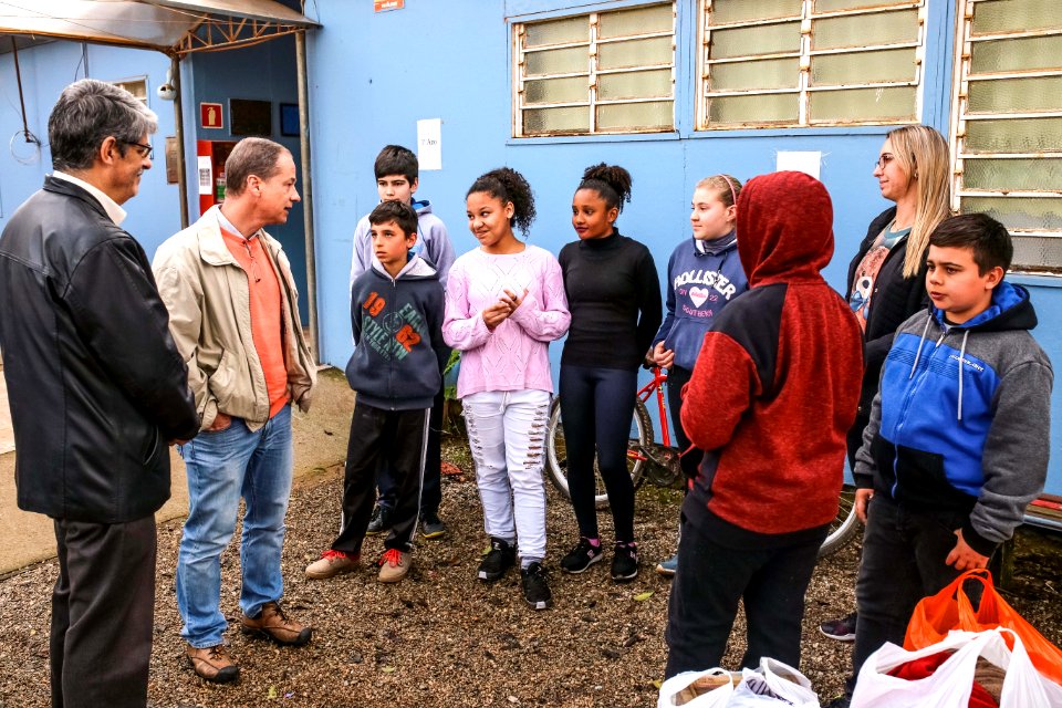 08.08.2018 SAS - Entrega de donativos da Escola Antônio Ronna - Fotos Gustavo Mansur