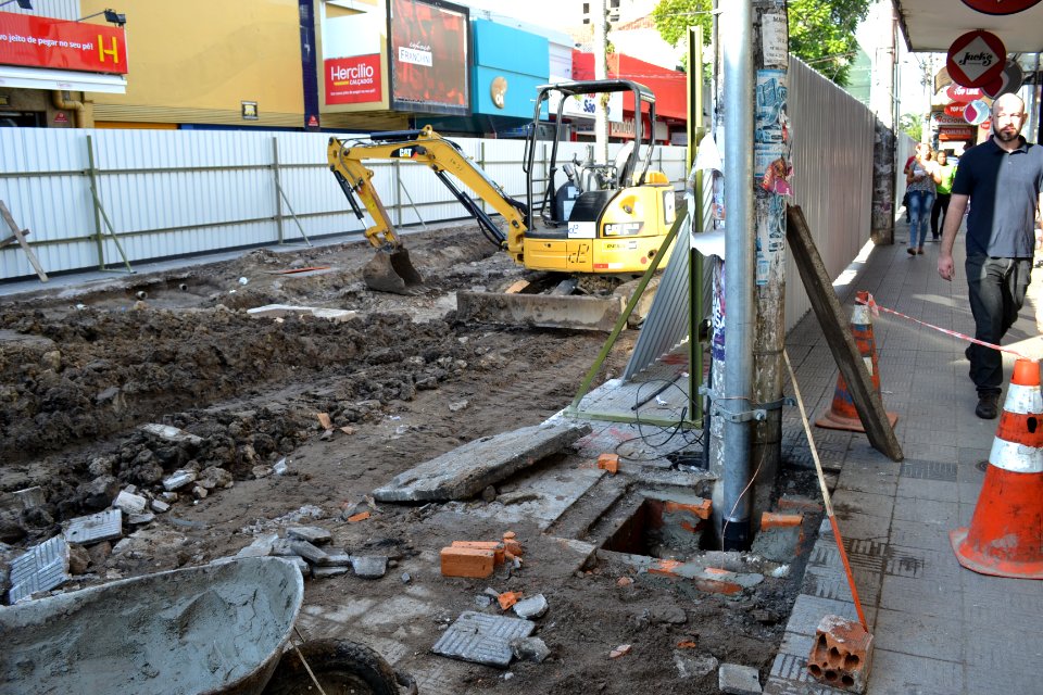 26.04.2018 - SEPLAG - Obras calçadão -Foto Janine Tomberg (10)