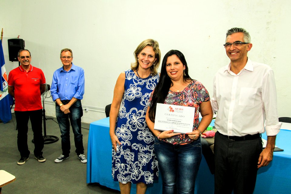 19.04.2018 - Prefeita Paula Mascarenhas e o vice Idemar Barz realizam entrega dos certificados para formandos do curso de Justiça Restaurativa - Foto: Gustavo Vara