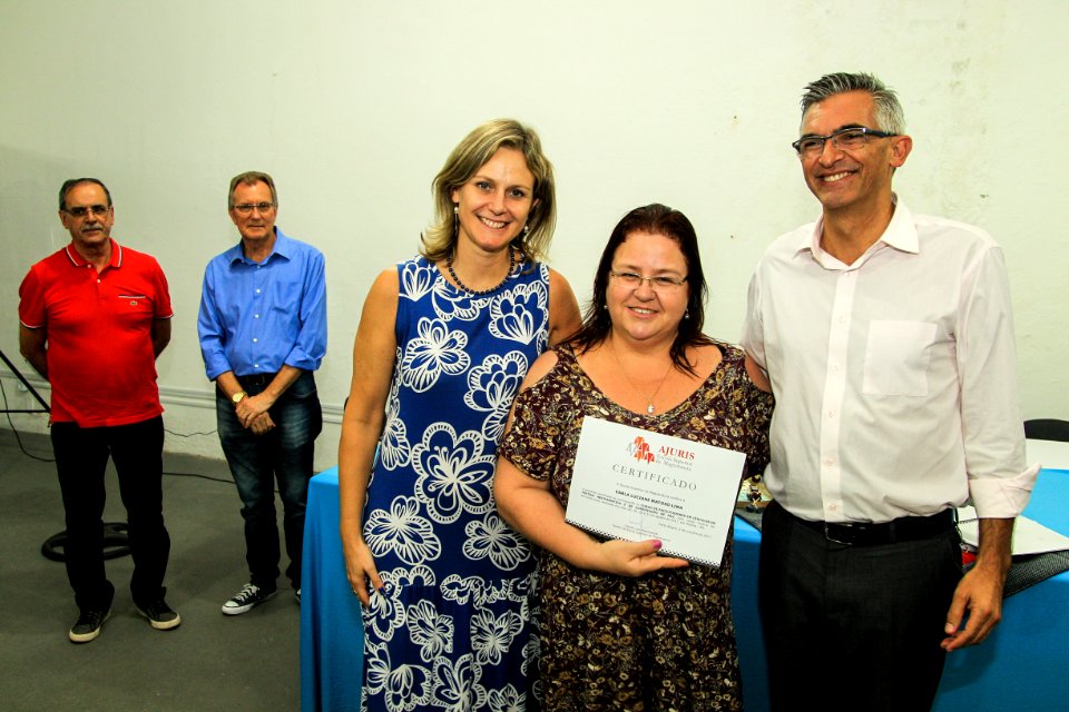 19.04.2018 - Prefeita Paula Mascarenhas e o vice Idemar Barz realizam entrega dos certificados para formandos do curso de Justiça Restaurativa - Foto: Gustavo Vara