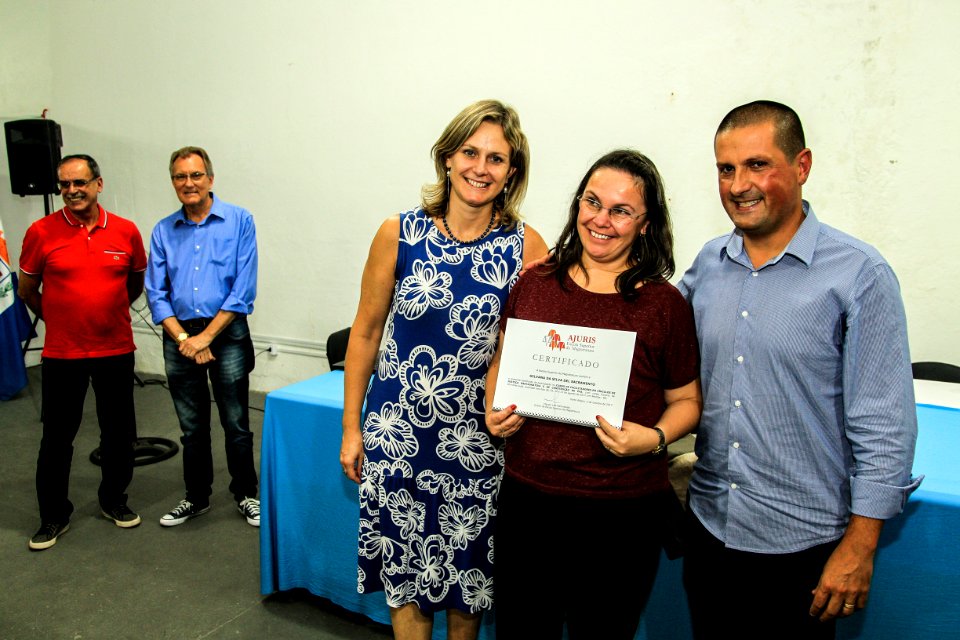 19.04.2018 - Prefeita Paula Mascarenhas e o vice Idemar Barz realizam entrega dos certificados para formandos do curso de Justiça Restaurativa - Foto: Gustavo Vara