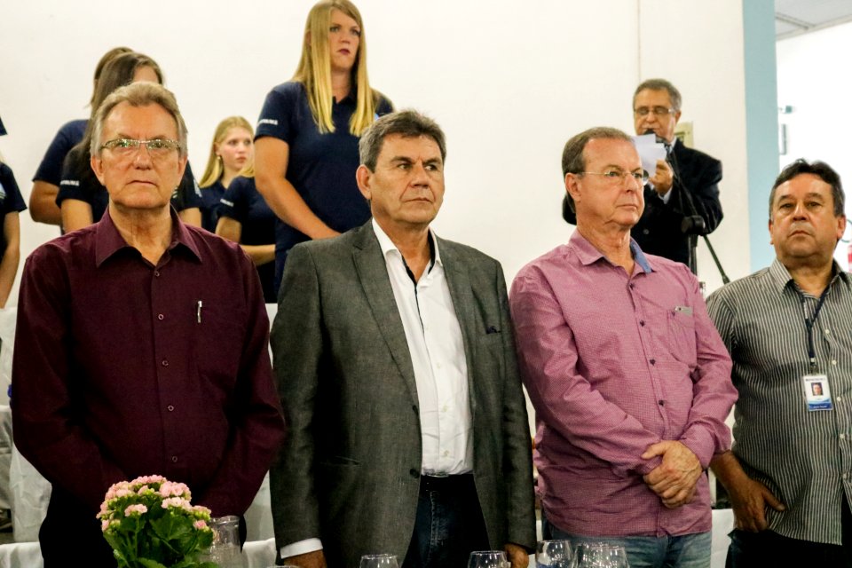 29.11.2018 - Gab Vice - Idemar Barz e Jair Seidel com Formandos da Emater em Canguçu - Foto Michel Corvello