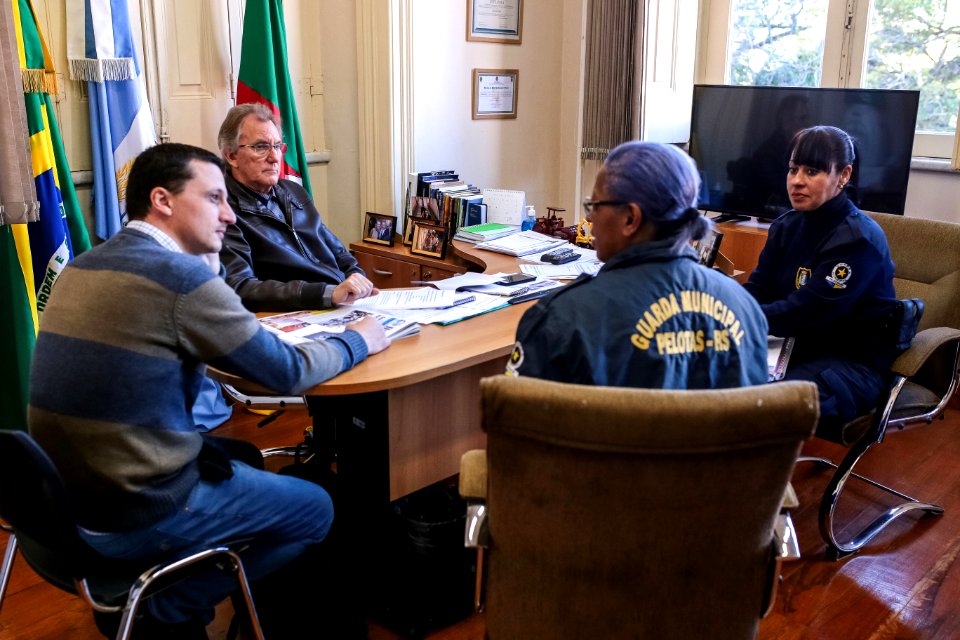 23.05.2018 Vice Prefeito Idemar em reunião com guardas municipais - Foto Gustavo Mansur
