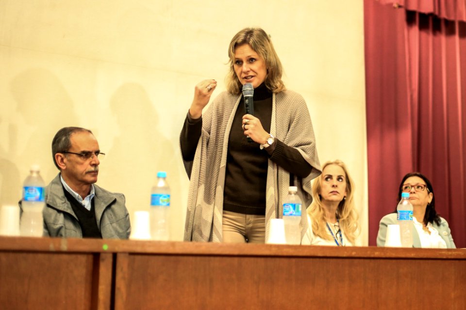 10.09.2018 - Prefeita Paula Mascarenhas  durante a cerimônia de Início da formação da Escola da Paz, no auditório do IFSUL - Foto: Gustavo Vara