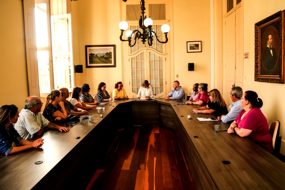 11.03.2019 - Prefeita Paula Mascarenhas assina o regimento do COMUPA - Foto: Gustavo Vara