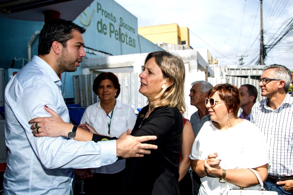 29.03.2019 - Prefeita Paula Mascarenhas no ato de entrega de materiais ao Pronto Socorro, via doação do deputado federal Daniel Trzeciak, através da não utilização de recursos em seu gabinete - Foto: Gustavo Vara