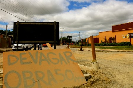 25.03.2019 - Vice-prefeito Idemar e secretário Roberto Ramalho visitam obras Rua Theodoro Born - Foto Michel Corvello