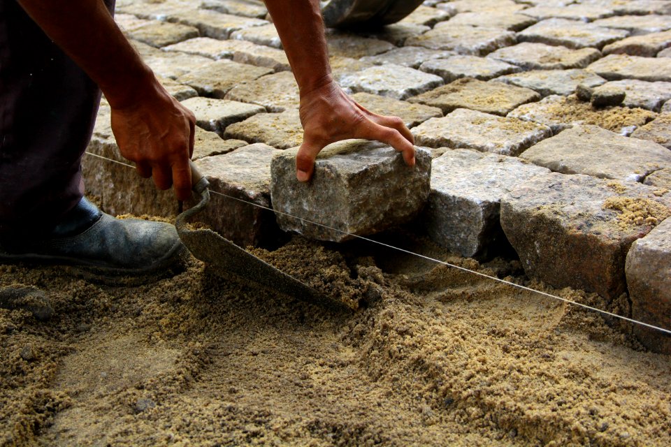 19.03.2019 - SEPLAG - Obra da via de trânsito lento no calçadão - Foto Marcel Avila