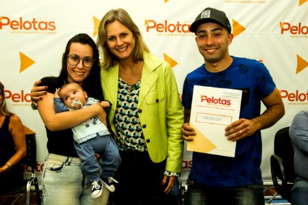 13.02.2019 - Prefeita Paula Mascarenhas realiza a entrega de contratos e carnês da Regularização Fundiária  do Navegantes - Foto: Gustavo Vara