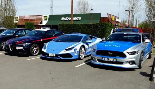 Alfa Romeo Giulia Quadrifoglio Carabinieri & Lamborghini Huracan Polizia & Ford Mustang Polizei
